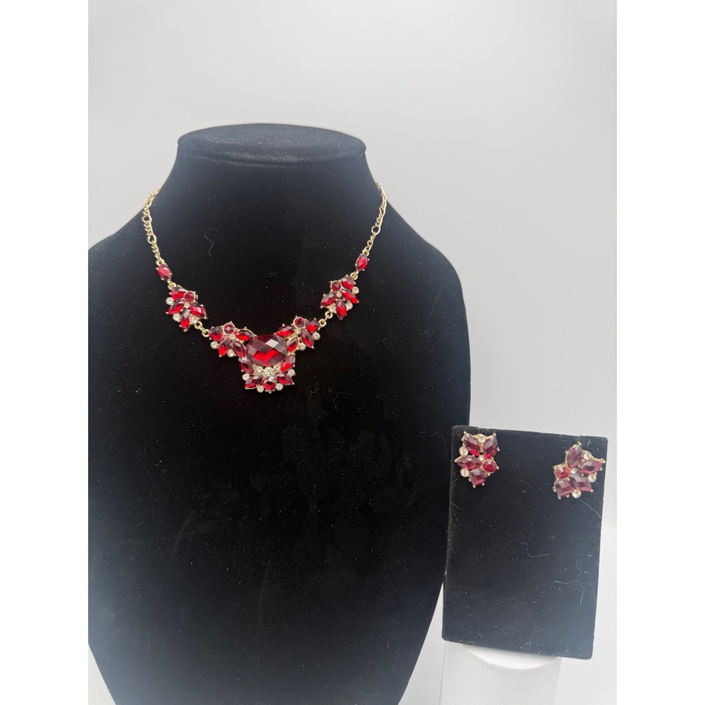 2028 Jewelry Red Crystal Statement Necklace and Earring Set Gold Tone Vtg Style